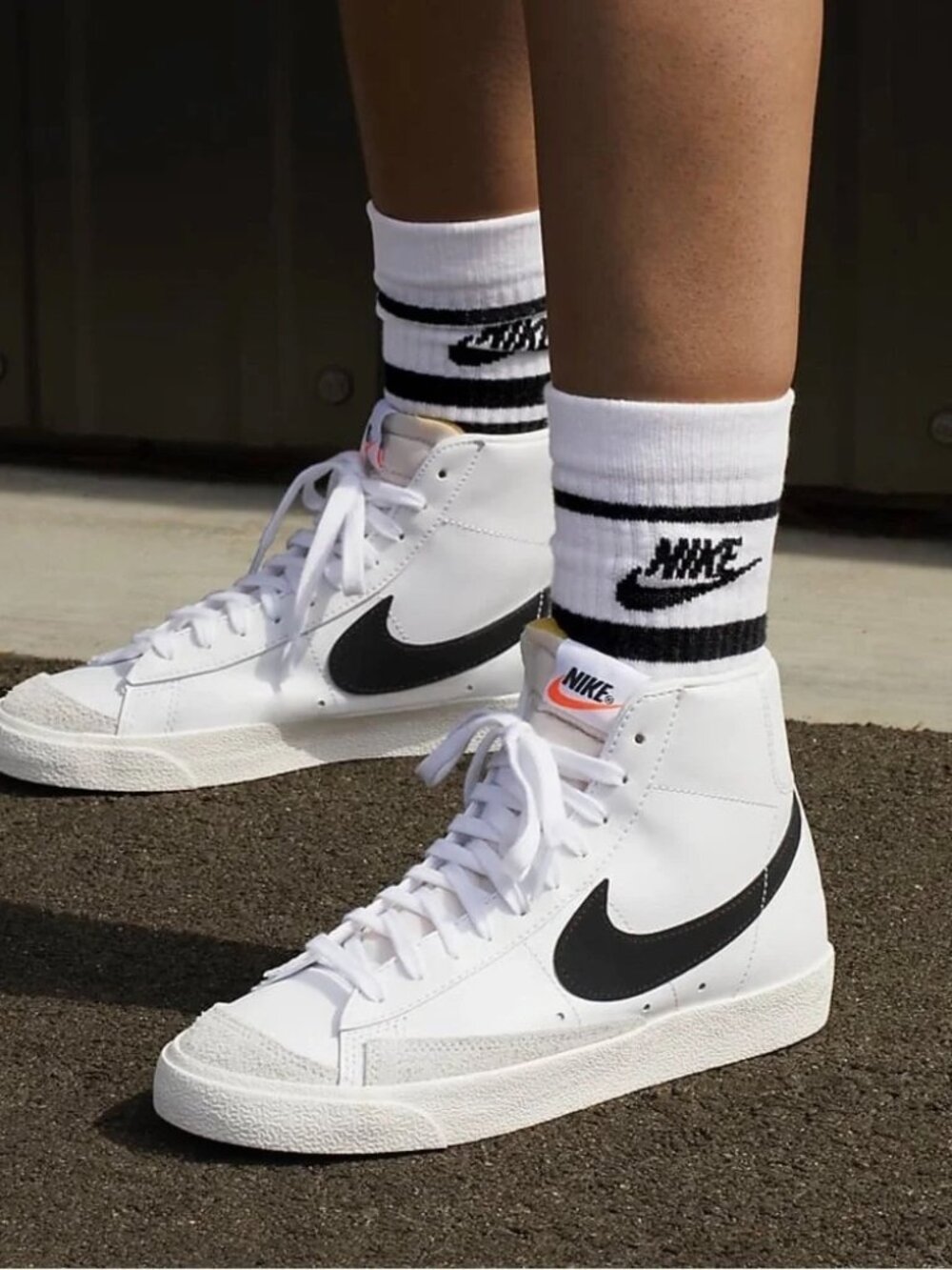 Nike Women's Blazer Mid '77 Sneakers